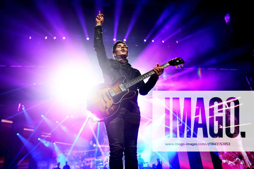 Stereophonics performing at O2 Arena in London LONDON, ENGLAND - DECEMBER 18: Kelly Jones of Stereophonics performing at O2 Arena, Greenwich on December 18, 2025 in London, England. Great Britain UK