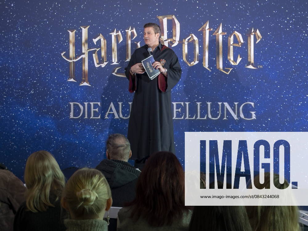 Paul Zaller President and CEO of Imagine Exhibitions, Inc during the exhibition opening Harry Potter The Exhibition at the Erlwein Forum in Dresden It is the most comprehensive collection of Harry Potter movie props and costumes to date Harry Potter The Exhibition can be experienced until May 3, 2026