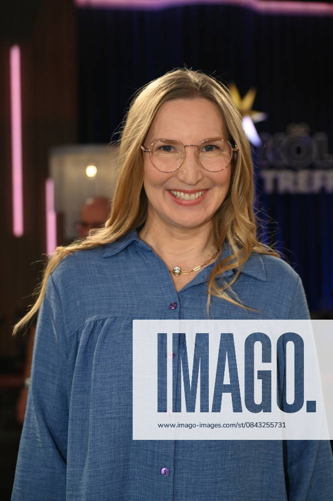 Psychotherapist Franca Cerutti, podcast Psychology to go and ARD documentary series Family Therapy, psychotherapist and podcaster Franca Cerutti invites four families to the countryside for intensive family coaching, as a guest on the WDR talk show Kölner Treff