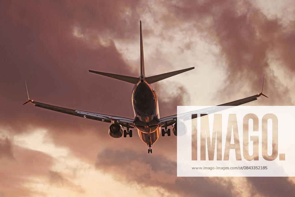 Aircraft land at Barcelona airport at sunset A Ryanair Boeing 737 MAX 8-200 lands at Barcelona-El Prat Airport at sunset, in Barcelona, Spain, on November 20, 2025. Barcelona Barcelona Spain