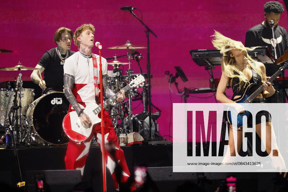 MGK performs at the Y100 s iHeartRadio Jingle Ball 2025 show at the Kaseya Center in Miami, Florida, on Saturday, December 20, 2025. MIA202512201035 GARYxIxROTHSTEIN