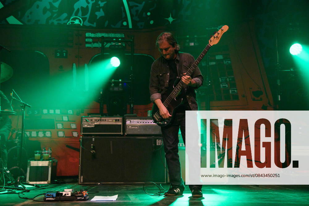 Clutch Perform at The Roundhouse, London Bassist Dan Maines of American rock band Clutch performs at The Roundhouse, London, England, UK on Saturday 20 December 2025 as they celebrate the release of their 1995 self titled album on 180 gram vinyl for its 30th Anniversary., Credit:Justin Ng Avalon UK, England, London, The Roundhouse