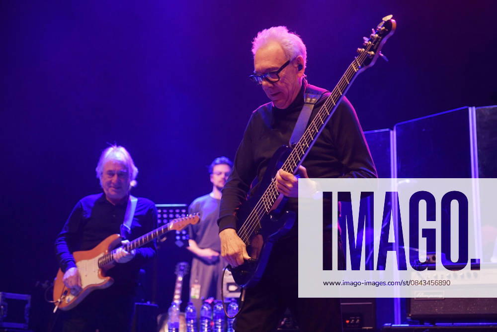Trevor Horn and his Band performing at Shepherds Bush Empire LONDON, ENGLAND - DECEMBER 20: Trevor Horn of Trevor Horn and his Band performing at Shepherds Bush Empire on December 20, 2025 in London, England. CAP MAR MAR Great Britain