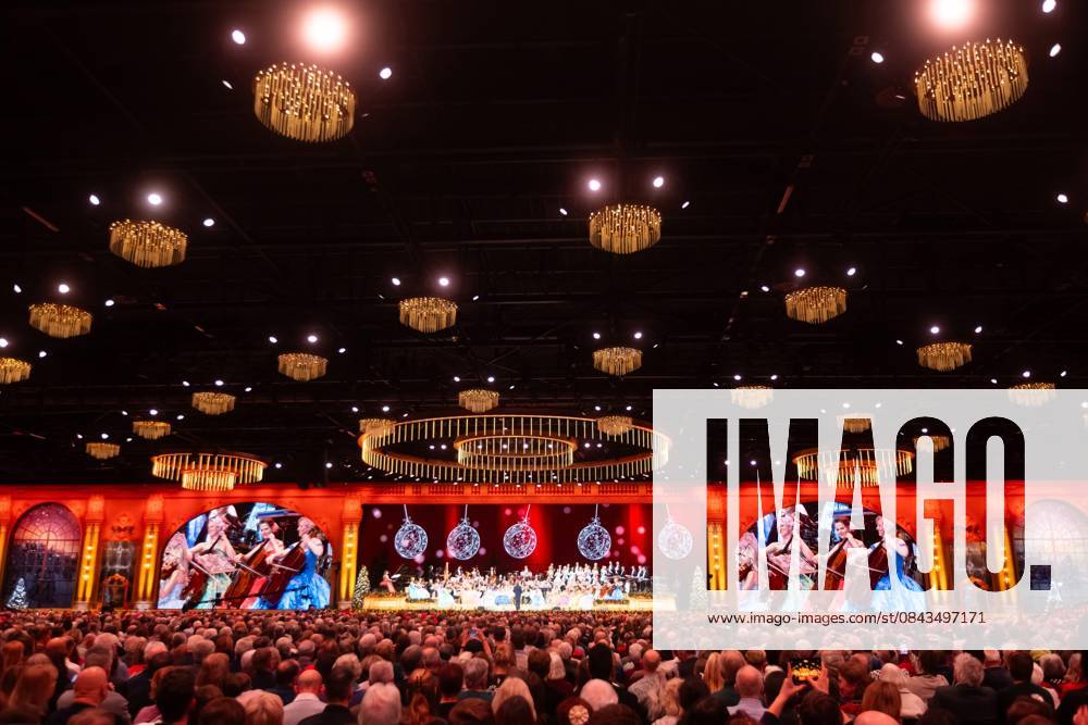 MAASTRICHT Violinist and conductor Andre Rieu during the last of his six Christmas concerts at the MECC. Rieu is accompanied by his Johann Strauss Orchestra, soloists, dancers, and skaters. ANP IRIS VAN DEN BROEK netherlands out - belgium out