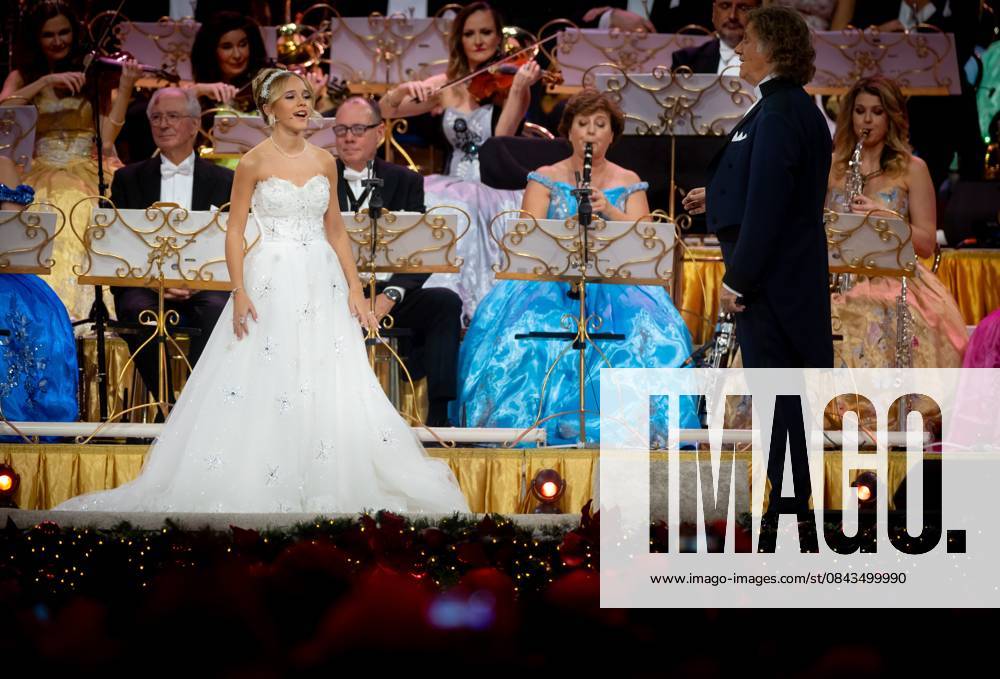 MAASTRICHT Emma Kok during the last of André Rieu s six Christmas concerts at the MECC. Rieu is accompanied by his Johann Strauss Orchestra, soloists, dancers, and skaters. ANP IRIS VAN DEN BROEK netherlands out - belgium out