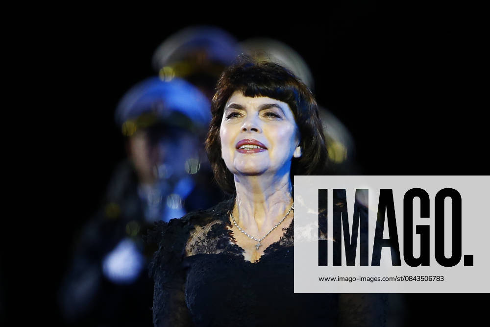 Opening of 2017 Spasskaya Tower International Military Music Festival MOSCOW, RUSSIA - AUGUST 26: French singer Mireille Mathieu performs during the opening of 2017 Spasskaya Tower International Military Music Festival at the Red Square in Moscow, Russia on August 26, 2017. Moskova Rusya. Editorial use only. Please get in touch for any other usage.