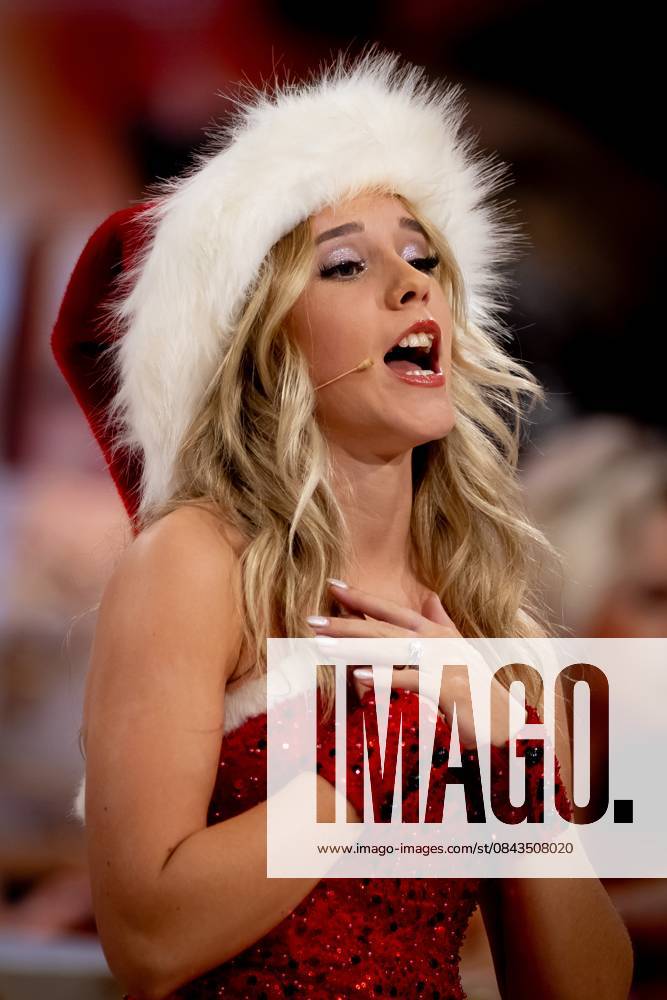 MAASTRICHT Emma Kok during the last of André Rieu s six Christmas concerts at the MECC. Rieu is accompanied by his Johann Strauss Orchestra, soloists, dancers, and skaters. ANP IRIS VAN DEN BROEK netherlands out - belgium out