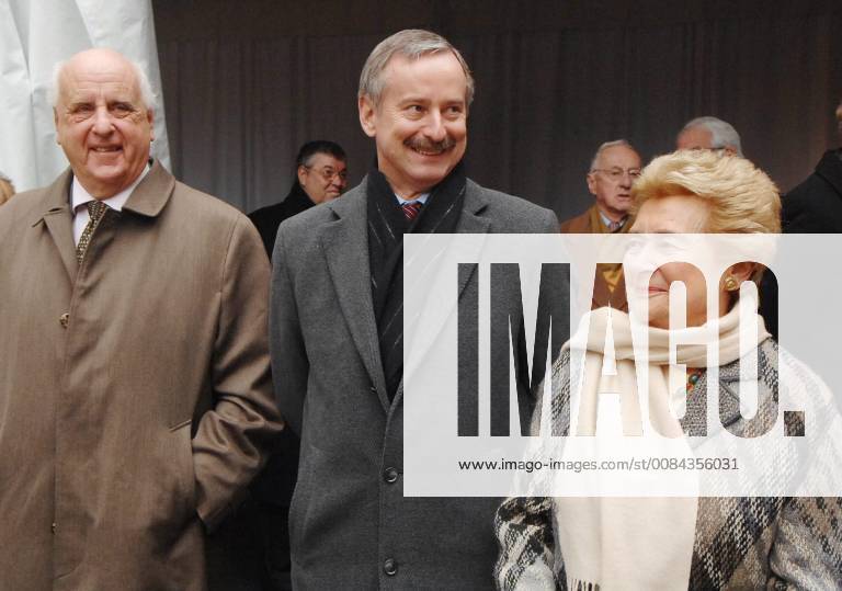20080128, BRUSSELS, BELGIUM : From L-R, businessman and former EU commissioner Etienne Davignon, Vice-Chairman of European Commission Siim Kallas of Estonia and Antoinette Spaak daughter of Paul Henri Spaak, attend the ceremony for the inauguration of a monument dedicated to Paul-Henri Spaak, at Brussels Horta square, near Brussels South railway station. Paul-Henri Spaak is a major Belgian and European politician, former Belgian Prime Minister, former chairman of CECA (European Community of steel and coal) assembly, former general secretary of NATO and father of European Rome treaties, he died in 1972. HERWIGxVERGULT x8385485x