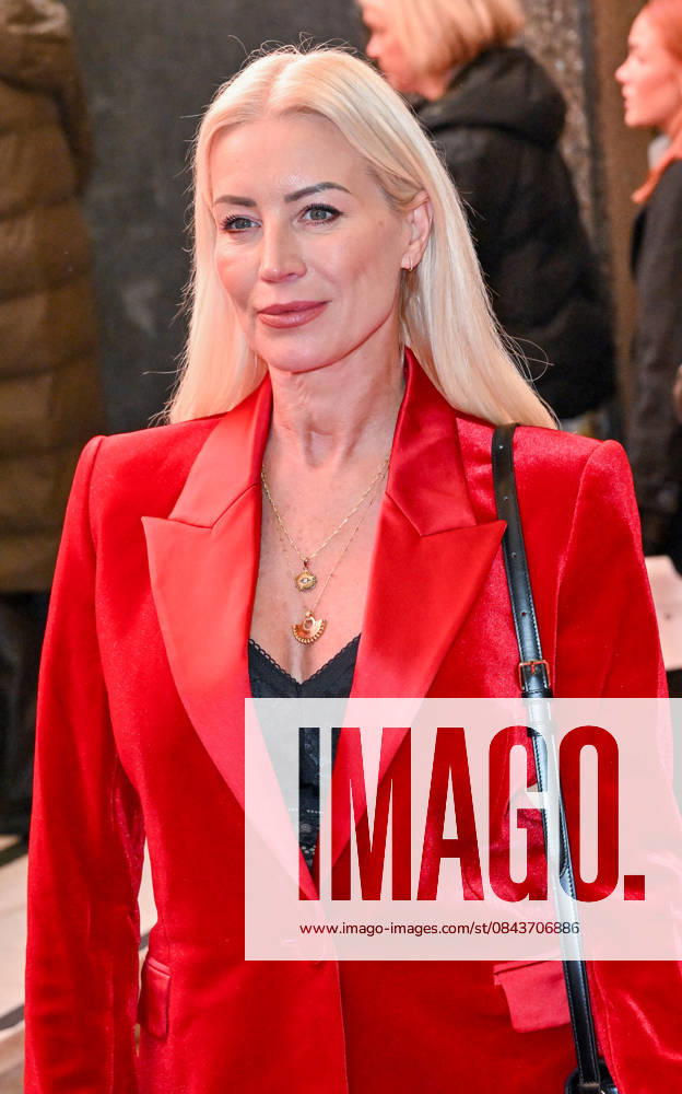 Sleeping Beauty, Arrivals, London, UK. 22 December 2025 London, UK, 22 December 2025. Denise Van Outen attends Sleeping Beauty at The London Palladium, London, UK., Credit:Lee Floyd Avalon UK, London, The London Palladium