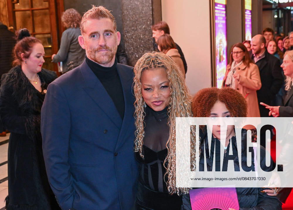 Sleeping Beauty, Arrivals, London, UK. 22 December 2025 London, UK, 22 December 2025. Marisha Williams and family attend Sleeping Beauty at The London Palladium, London, UK., Credit:Lee Floyd Avalon UK, London, The London Palladium