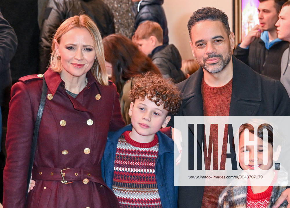 Sleeping Beauty, Arrivals, London, UK. 22 December 2025 London, UK, 22 December 2025. Kimberley Walsh and family attend Sleeping Beauty at The London Palladium, London, UK., Credit:Lee Floyd Avalon UK, London, The London Palladium