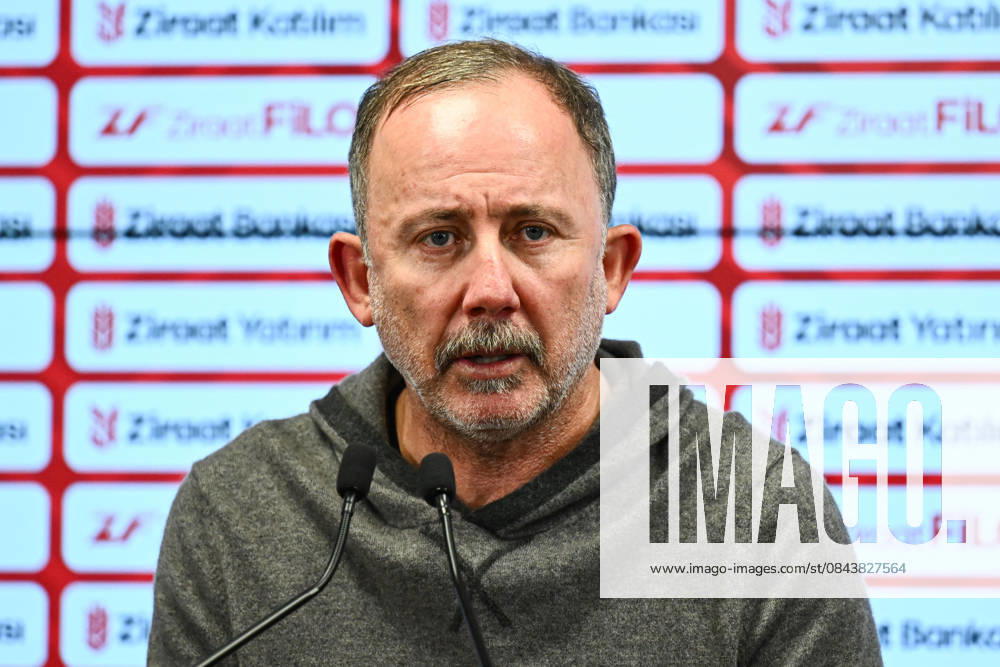 Fenerbahce v Besiktas - Ziraat Turkish Cup ISTANBUL, TURKIYE - DECEMBER 23: Head coach of Besiktas, Sergen Yalcin speaks to press after the Ziraat Turkish Cup Group C match between Fenerbahce and Besiktas at Chobani Stadium in Istanbul, Turkiye on December 23, 2025. Oguz Yeter Anadolu Istanbul Turkey. Editorial use only. Please get in touch for any other usage.