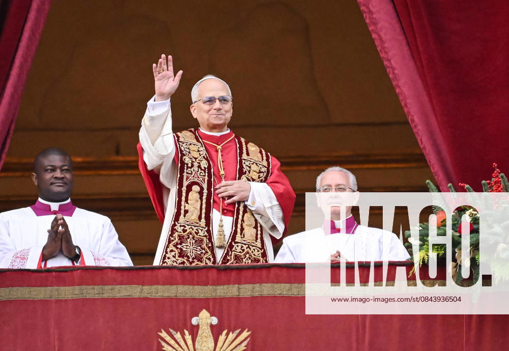 Rome, Vatican Christmas 25 12 2025 Pope Leo XIV at the Christmas message and the Urbi Et Orbi blessing from the loggia of St. Peters Basilica