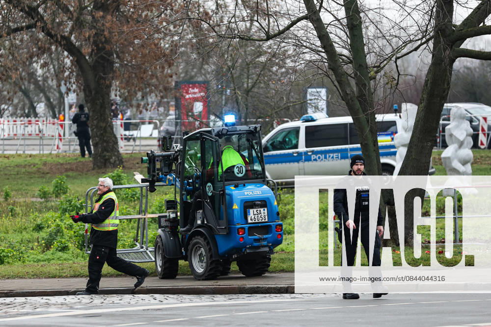 The police have cordoned off the area around St. Johns Church, churches and the state capital invite you to a memorial service in St. Johns Church on December 20 The ecumenical service begins at 11 a.m. The attack on the Magdeburg Christmas market will be the first anniversary in the state capital on December 20, 2025