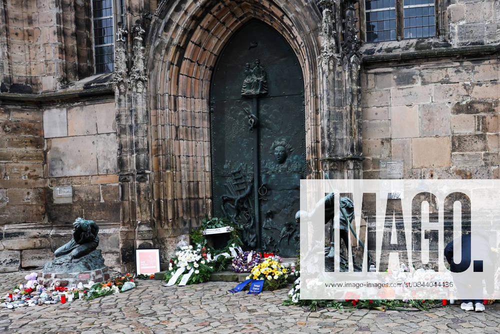 People come to the memorial site in front of St. Johns Church Memorial event in Magdeburg Saxony-Anhalt , Churches and state capital invite to memorial service in St. Johns Church on December 20 The ecumenical service begins at 11 a.m. The attack on Magdeburgs Christmas market will be the first anniversary in the state capital on December 20, 2025