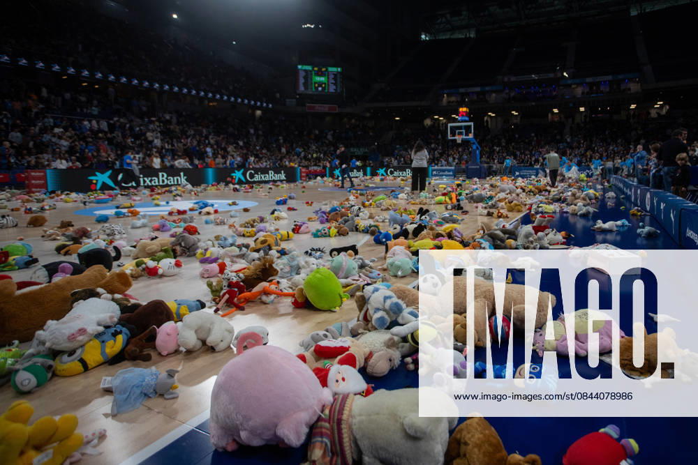 The Movistar Arena s center court was filled with stuffed animals thrown from the crowd during the fourth annual Solidarity Shower of Stuffed Animals . The event coincided with the Primera FEB (second tier of professional men s basketball in Spain) game between Movistar Estudiantes and Caja Rural CB Zamora. Attendees were able to exchange a new or gently used toy for a free ticket to the game. All the toys and stuffed animals collected were donated to the Madrina Foundation, which supports children, teenage mothers, and families at risk of social exclusion. Madrid Spain - ZUMAs197 20251228_aaa_s197_065