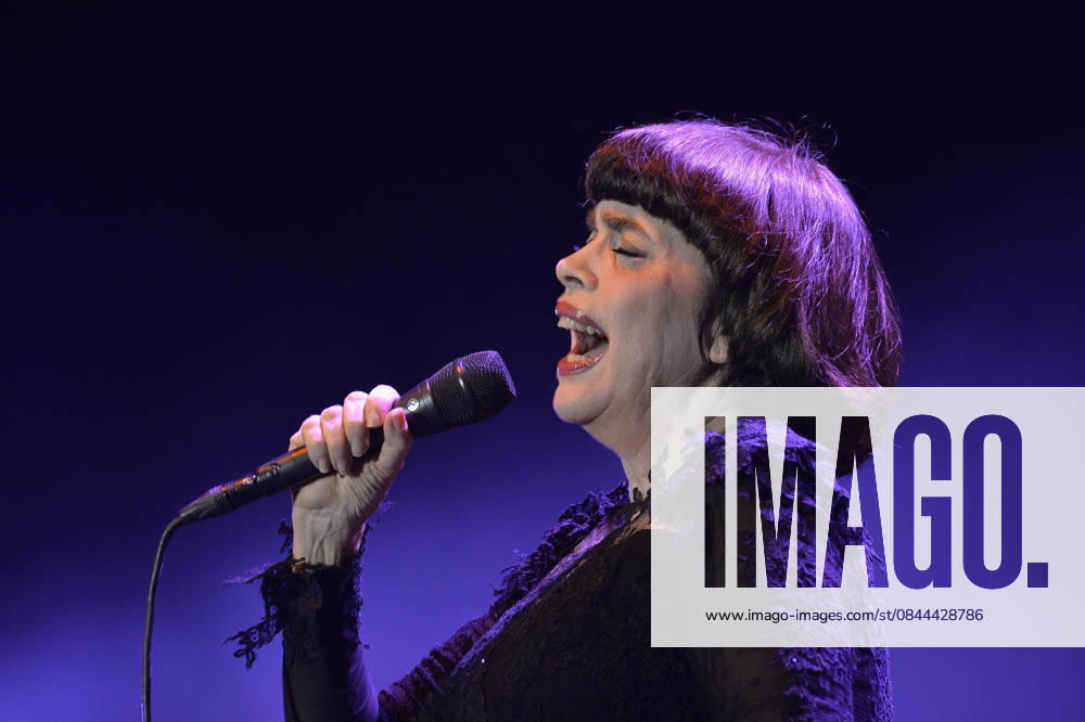 Byblos International Festival in Lebanon BYBLOS, LEBANON - JULY 30: French singer Mireille Mathieu performs on stage during her concert within Byblos International Festival in Lebanon on July 30, 2015. Lebanon World. Editorial use only. Please get in touch for any other usage.