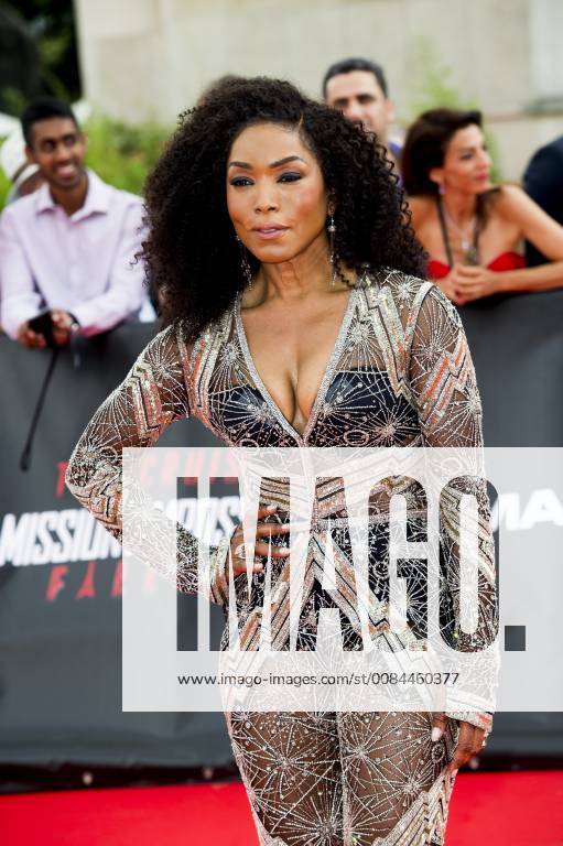 Mission Impossible - Fallout Premiere in Paris Angela Bassett CELEBRITES : Avant Premiere Fall Out - Mission Impossible - Paris - 12 07 2018 JBAutissier Panoramic