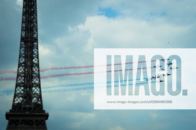 Mission Impossible - Fallout Premiere in Paris repetitions de la patrouille de France CELEBRITES : Avant Premiere Fall Out - Mission Impossible - Paris - 12 07 2018 JBAutissier Panoramic