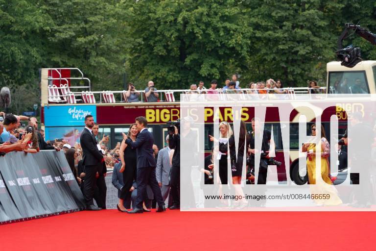 Tapis rouge de l avant-premiere mondiale du film Mission Impossible: Fallout . Tom Cruise. Mission: Impossible. Fallout premiere in Paris in front of the Eiffel Tower. 228431 2018-07-12 Trocadero Paris France