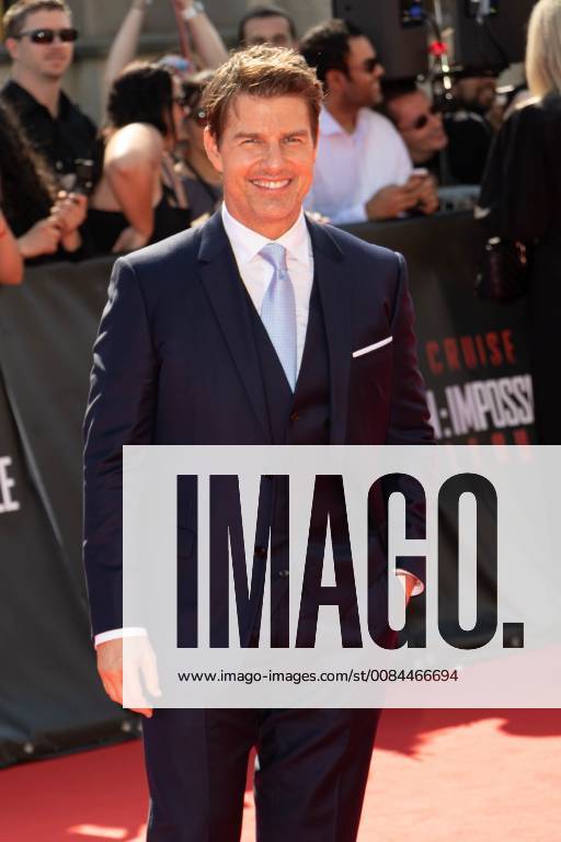 Tapis rouge de l avant-premiere mondiale du film Mission Impossible: Fallout . Tom Cruise. Mission: Impossible. Fallout premiere in Paris in front of the Eiffel Tower. 228431 2018-07-12 Trocadero Paris France