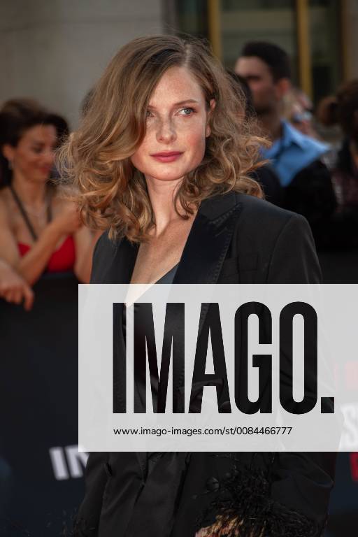 Tapis rouge de l avant-premiere mondiale du film Mission Impossible: Fallout . Invite. Mission: Impossible. Fallout premiere in Paris in front of the Eiffel Tower. 228431 2018-07-12 Trocadero Paris France