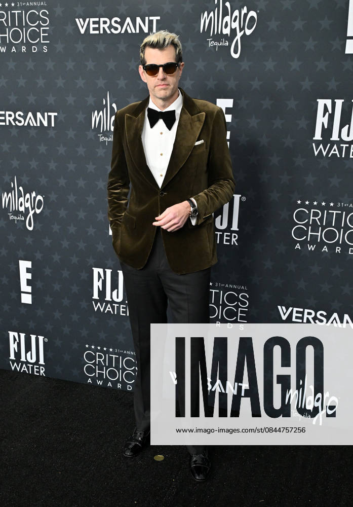 31st Annual Critics Choice Awards - Arrivals Timothy Simons arriving to the 31st Annual Critics Choice Awards held at Barker Hanger on January 4, 2026 in Santa Monica, Ca. Santa Monica Barker Hanger California USA