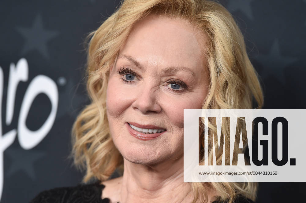 31st Annual Critics Choice Awards - Arrivals Jean Smart arriving to 31st Annual Critics Choice Awards - Arrivals at Barker Hanger on January 04, 2026 in Santa Monica, CA. Santa Monica Barker Hanger California USA