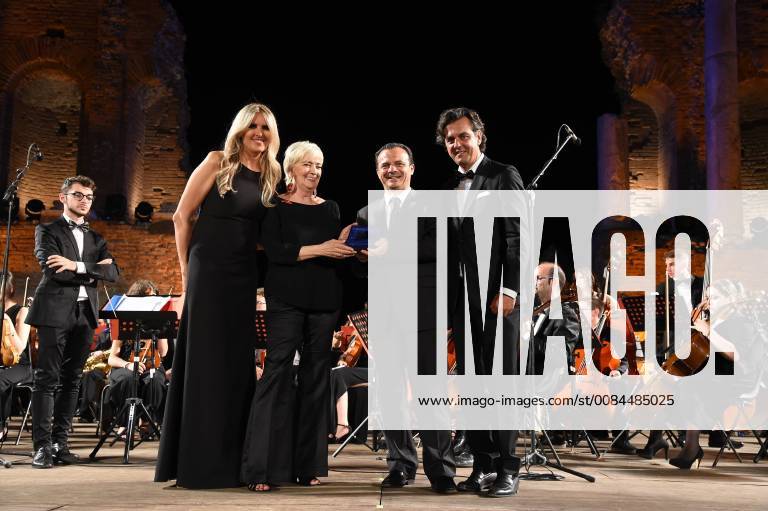 Taormina: Cinematographic Nations Award Evening. Photo: Piera Detassis awarded by the Mayor of Messina Cateno De Luca with Michel Curatolo and Tiziana Rocca