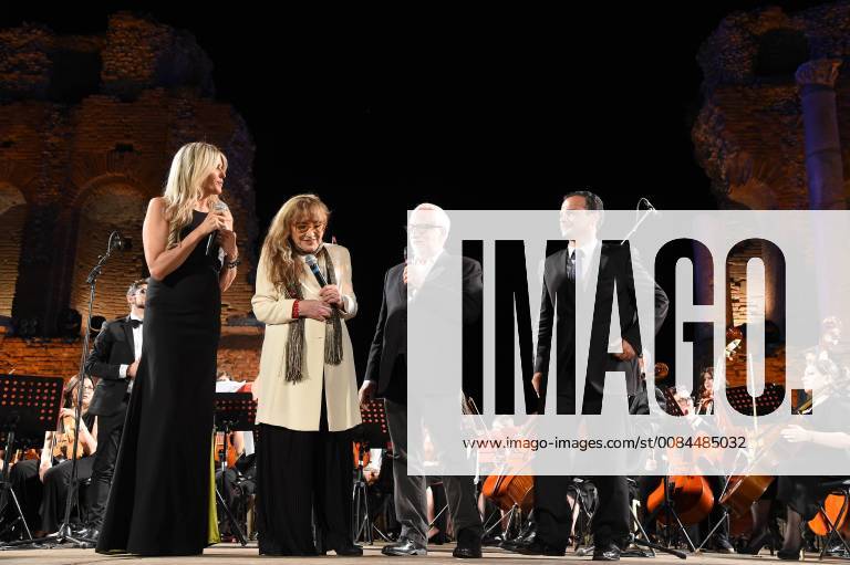 Taormina: Cinematographic Nations Award Evening. Photo: Piera Degli Esposti with Tiziana Rocca, Cateno De Luca Mayor of Messina and Claudio Masenza