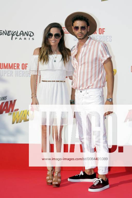 Avant-premiere europeenne de Ant-Man Guepe au Studio Theater de Disneyland Paris.Capucine Anav avec un ami. 228502 2018-07-14 Marne la Vallee France