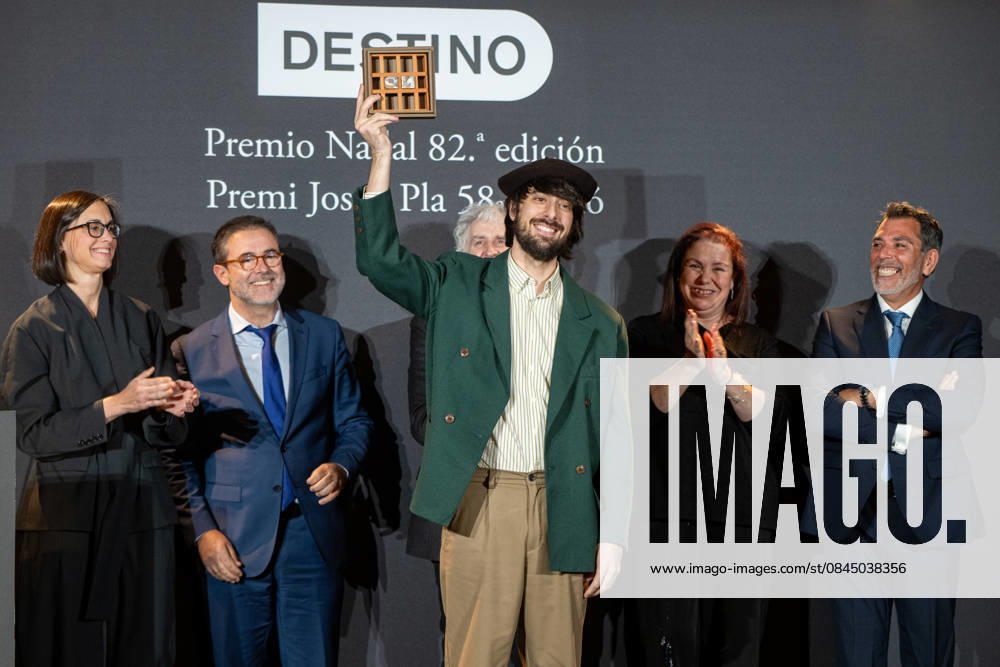 82nd Nadal Novel Prize and 58th Josep Pla Prize for prose in Catalan The writer David Uclés wins the 82nd Nadal Prize with La ciudad de las luces muertas during the ceremony of the 82nd Nadal Novel Prize and the 58th Josep Pla Prize for prose in Catalan, at the Hotel Palace, on January 6, 2026, in Barcelona, Catalonia Spain The Nadal Prize for novels and the 58th Josep Pla Prize for prose in Catalan will be awarded on the night of Epiphany, with a prize of 30,000 euros for the first and 10,000 euros for the second 06 JANUARY 2026 Lorena Sopê Barcelona Catalunya Catalunya Barcelona Catalunya Spain