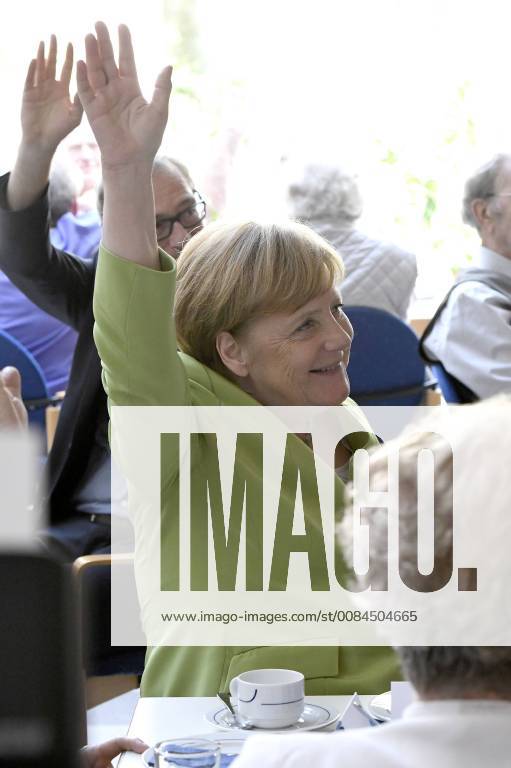 Angela Merkel visiting the nursing home St Johannisstift Paderborn 16 07 2018 Foto:xJ.xFuturexImage