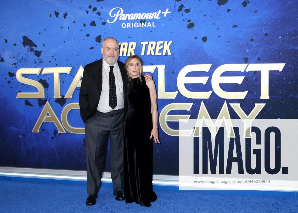 Paramount s Star Trek: Starfleet Academy World Premiere Paul Giamatti and Holly Hunter attending Paramount s Star Trek: Starfleet Academy World Premiere held at the Museum of Natural History on January 6, 2026 in New York City, NY New York City Museum of Natural History NY USA