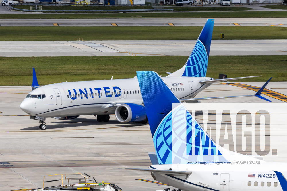 United Airlines Boeing 737 MAX 8 aircraft Fort Lauderdale Airport in the United States Fort Lauderdale, United States November 5, 2025 A United Airlines Boeing 737 MAX 8 aircraft with registration N67350 at Fort Lauderdale Airport, United States
