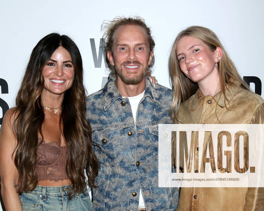 USA - I Was a Stranger Premiere - Century City LOS ANGELES - JAN 6: Alison Victoria, Brandt Andersen, Saylor Andersen at I Was a Stranger Premiere at the AMC 15 Theaters on January 6, 2026 in Century City, CA Century City CA USA