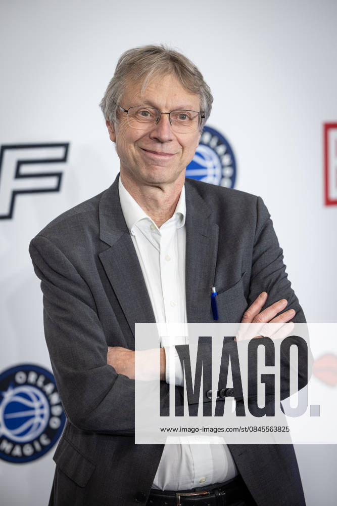 NBA Tip Off Dinner Axel Springer Walter Maria Straten Tip off Dinner Axel Springer Verlag invites you to a dinner at the publishing house in Berlin on the occasion of the NBA game on 15 01