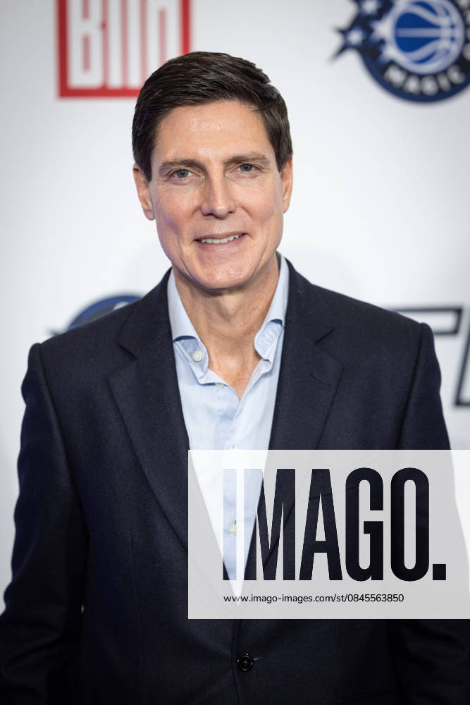 NBA Tip Off Dinner Axel Springer Marcus Höfl Founder and owner of the Kitzbühel-based MHM Group Tip off Dinner Axel Springer Verlag invites you to a dinner at the publishing house in Berlin on the occasion of the NBA game on January 15th.