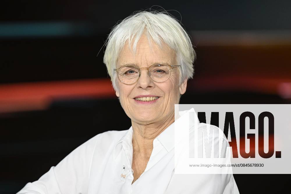 Ulrike Herrmann journalist 01 26 her Ulrike Herrmann on January 14, 2026 in Markus Lanz , ZDF TV television talk show talk show Germany german german woman journalism author taz tageszeitung economic expert business journalist german female journalist journalism cross portrait smiling