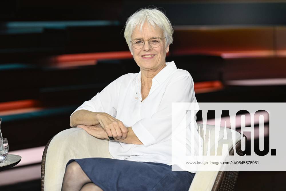 Ulrike Herrmann journalist 01 26 her Ulrike Herrmann on January 14, 2026 in Markus Lanz , ZDF TV television talk show talk show Germany german german woman journalism author taz tageszeitung economic expert business journalist german female journalist journalism cross half sitting smiling