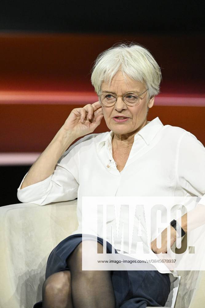 Ulrike Herrmann journalist 01 26 her Ulrike Herrmann on January 14, 2026 in Markus Lanz , ZDF TV television talk show talk show Germany german german woman journalism author taz tageszeitung economic expert business journalist german female journalist journalism high half sitting talking gesticulating