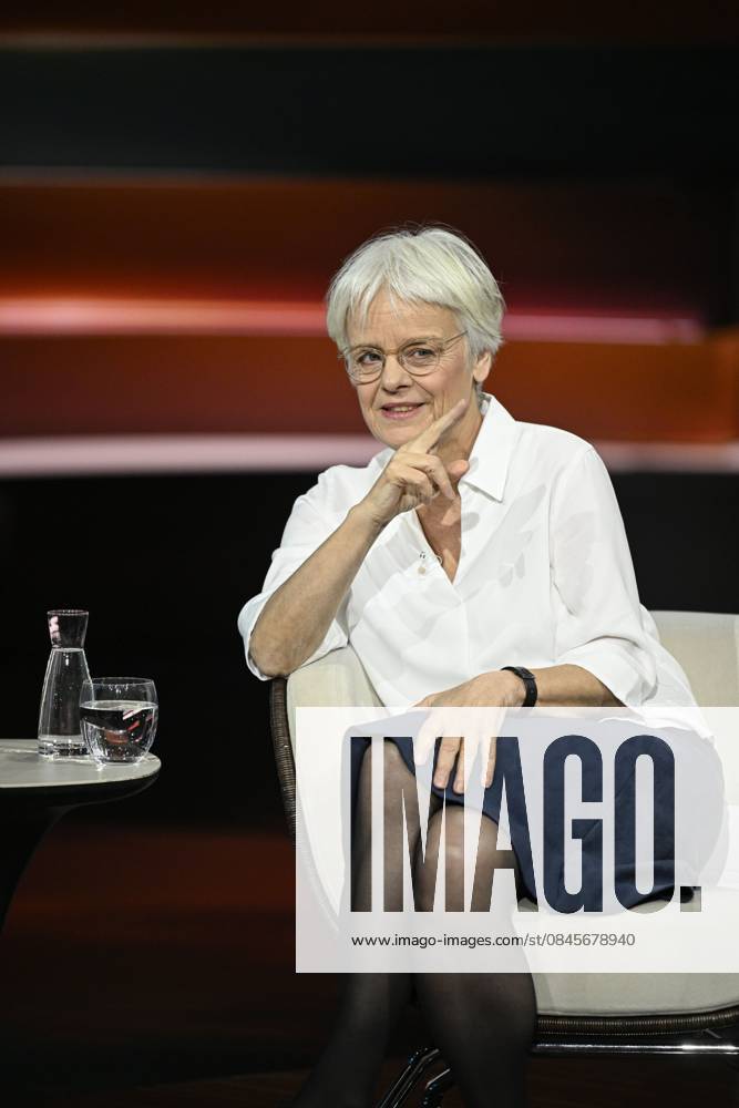 Ulrike Herrmann journalist 01 26 her Ulrike Herrmann on January 14, 2026 in Markus Lanz , ZDF TV television talk show talk show Germany german german woman journalism author taz tageszeitung economic expert business journalist german female journalist journalism high half sitting talking gesticulating