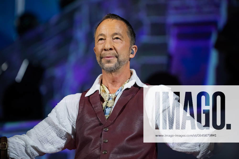 DJ BoBo, Europa Park Arena, The Great Adventure, concert, January 15, Europa Park Rust, Eurodance, live show, spectacular stage, lighting effects, dancers, choreography, hits, fans, sold out, tour start, multimedia show, VR experience,