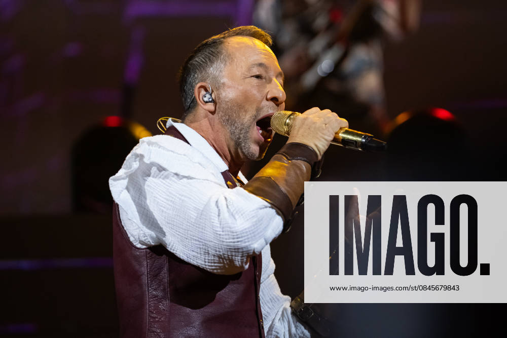 DJ BoBo, Europa Park Arena, The Great Adventure, concert, January 15, Europa Park Rust, Eurodance, live show, spectacular stage, lighting effects, dancers, choreography, hits, fans, sold out, tour start, multimedia show, VR experience,
