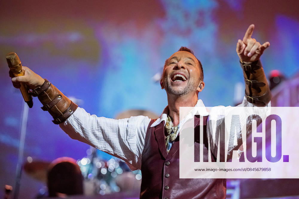 DJ BoBo, Europa Park Arena, The Great Adventure, concert, January 15, Europa Park Rust, Eurodance, live show, spectacular stage, lighting effects, dancers, choreography, hits, fans, sold out, tour start, multimedia show, VR experience,