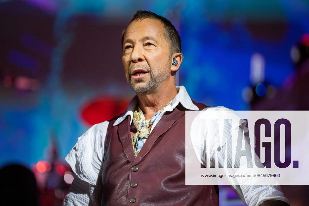 DJ BoBo, Europa Park Arena, The Great Adventure, concert, January 15, Europa Park Rust, Eurodance, live show, spectacular stage, lighting effects, dancers, choreography, hits, fans, sold out, tour start, multimedia show, VR experience,