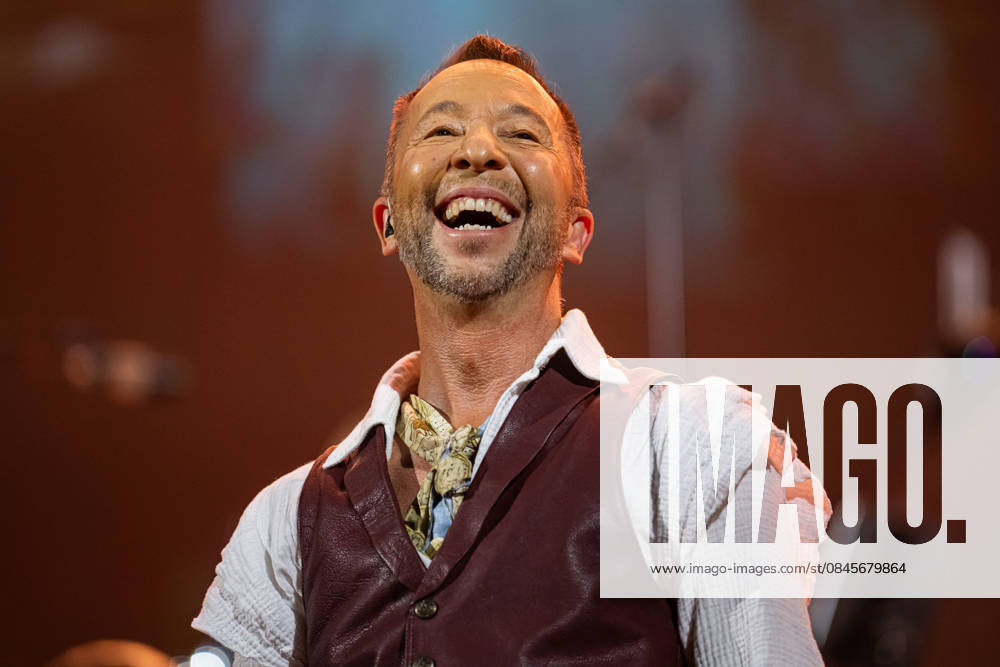 DJ BoBo, Europa Park Arena, The Great Adventure, concert, January 15, Europa Park Rust, Eurodance, live show, spectacular stage, lighting effects, dancers, choreography, hits, fans, sold out, tour start, multimedia show, VR experience,