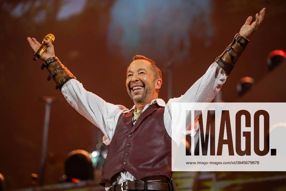 DJ BoBo, Europa Park Arena, The Great Adventure, concert, January 15, Europa Park Rust, Eurodance, live show, spectacular stage, lighting effects, dancers, choreography, hits, fans, sold out, tour start, multimedia show, VR experience,