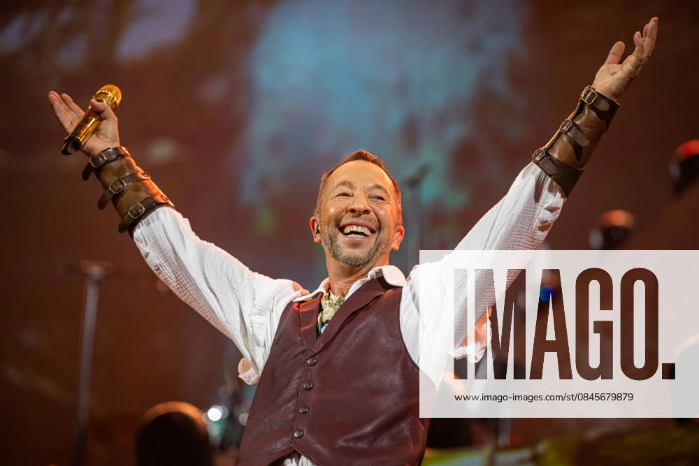 DJ BoBo, Europa Park Arena, The Great Adventure, concert, January 15, Europa Park Rust, Eurodance, live show, spectacular stage, lighting effects, dancers, choreography, hits, fans, sold out, tour start, multimedia show, VR experience,