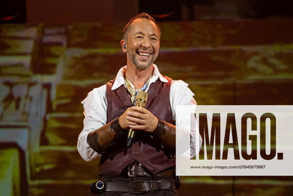 DJ BoBo, Europa Park Arena, The Great Adventure, concert, January 15, Europa Park Rust, Eurodance, live show, spectacular stage, lighting effects, dancers, choreography, hits, fans, sold out, tour start, multimedia show, VR experience,
